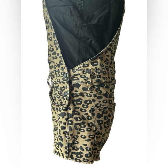 5/25$ ✨ Cheetah Overalls - Picture 7 of 13
